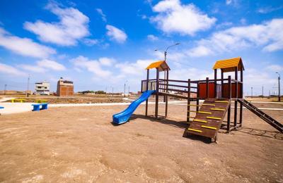 VENTA DE CASA DE 3 PISOS EN URB. LOS FICUS - PIMENTEL